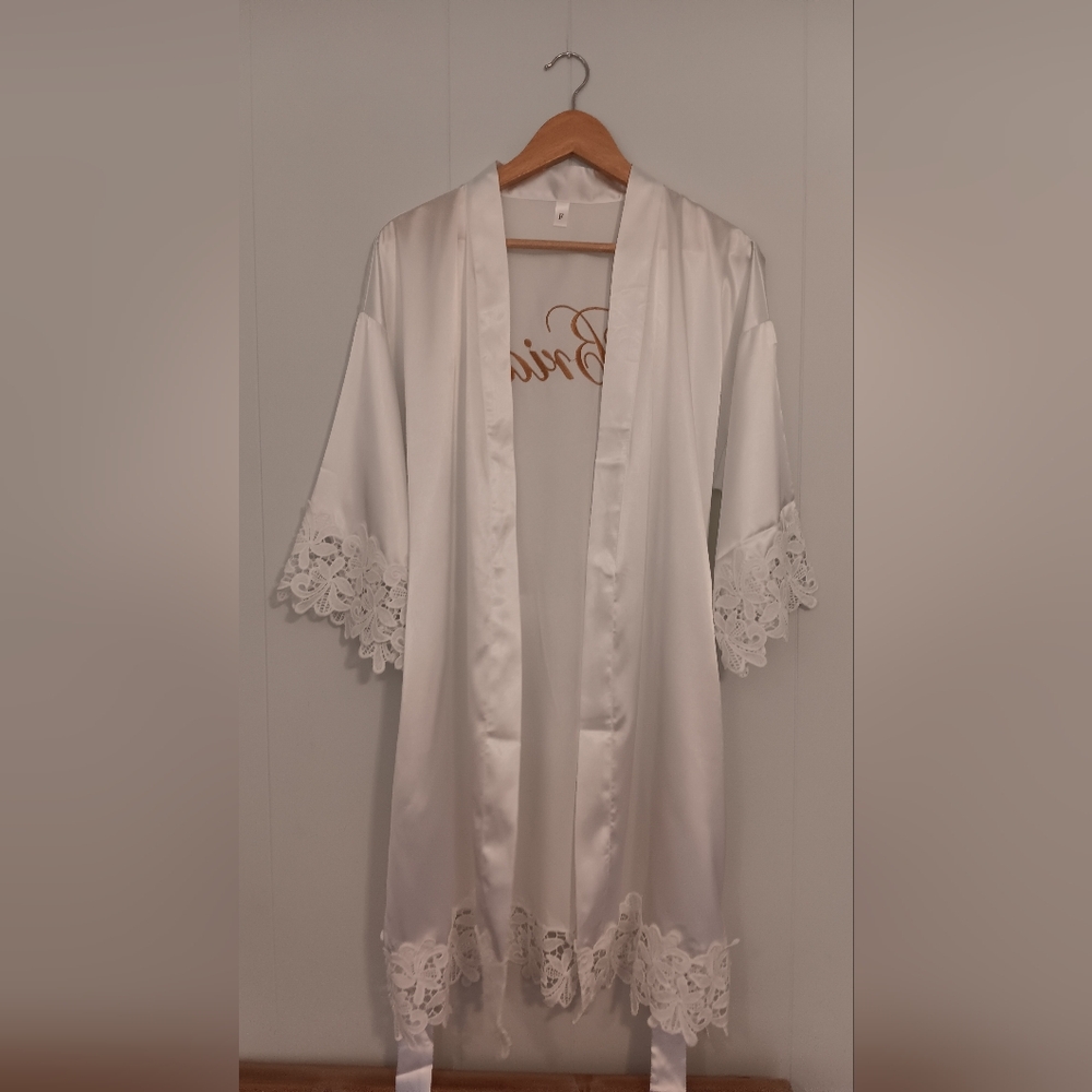White Satin Lace-Trim Kimono Bridal Robe for Women Embroidered